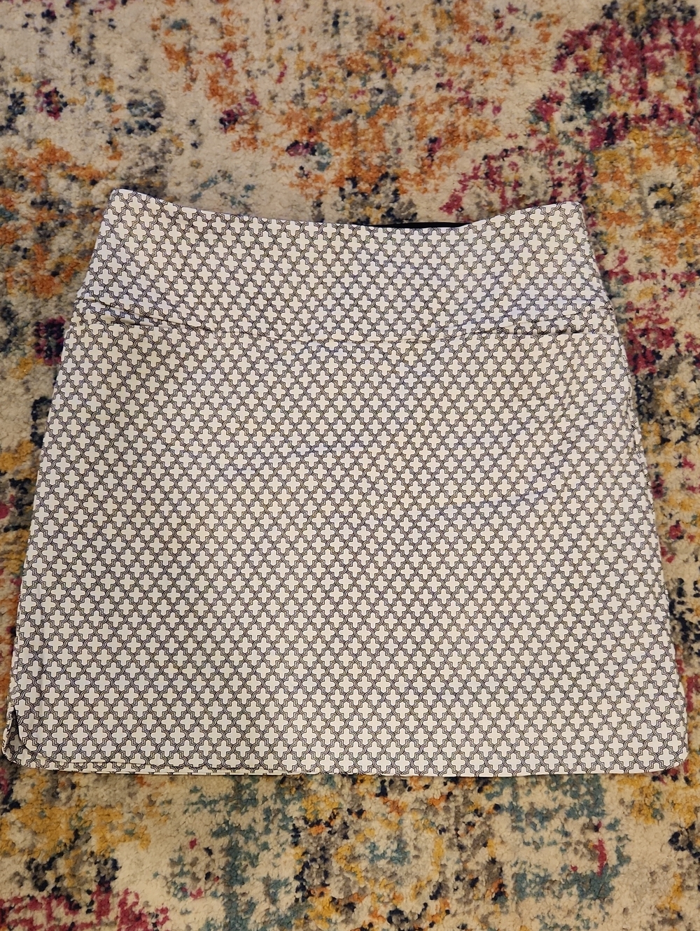 S.C. & CO White and Navy Patterned Women’s Skort SZ Large